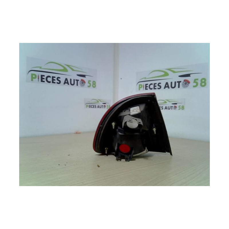 Feu arriere principal droit (feux) SEAT CORDOBA 1 PHASE 2 d’occasion