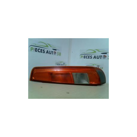 Feu arriere principal droit (feux) FORD FIESTA 5 PHASE 1 d’occasion