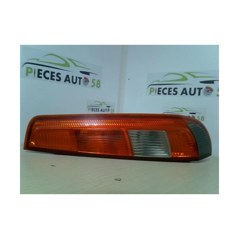 Feu arriere principal droit (feux) FORD FIESTA 5 PHASE 1 d’occasion