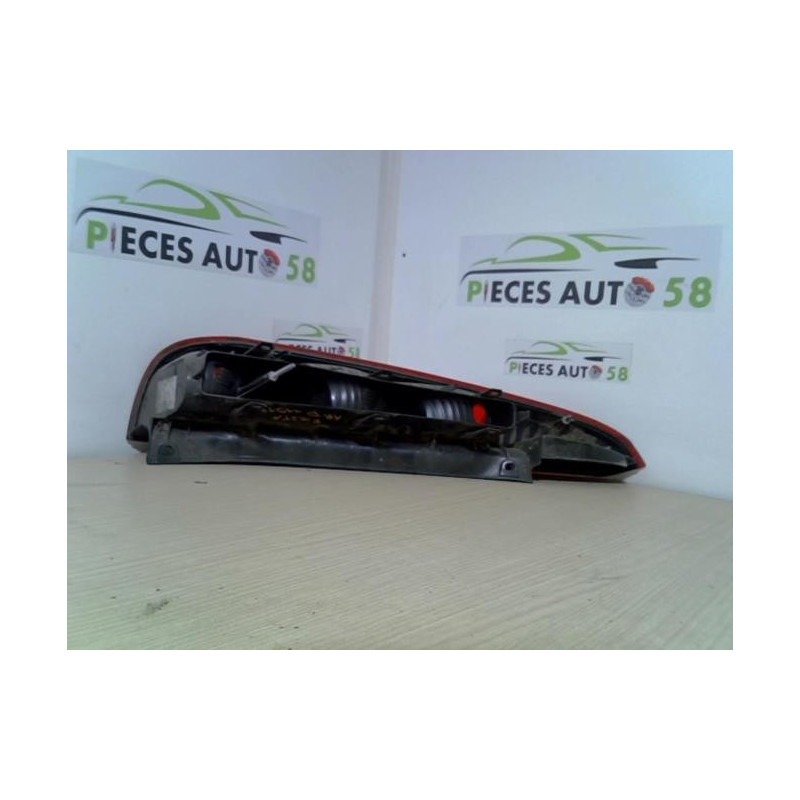 Feu arriere principal droit (feux) FORD FIESTA 5 PHASE 1 d’occasion