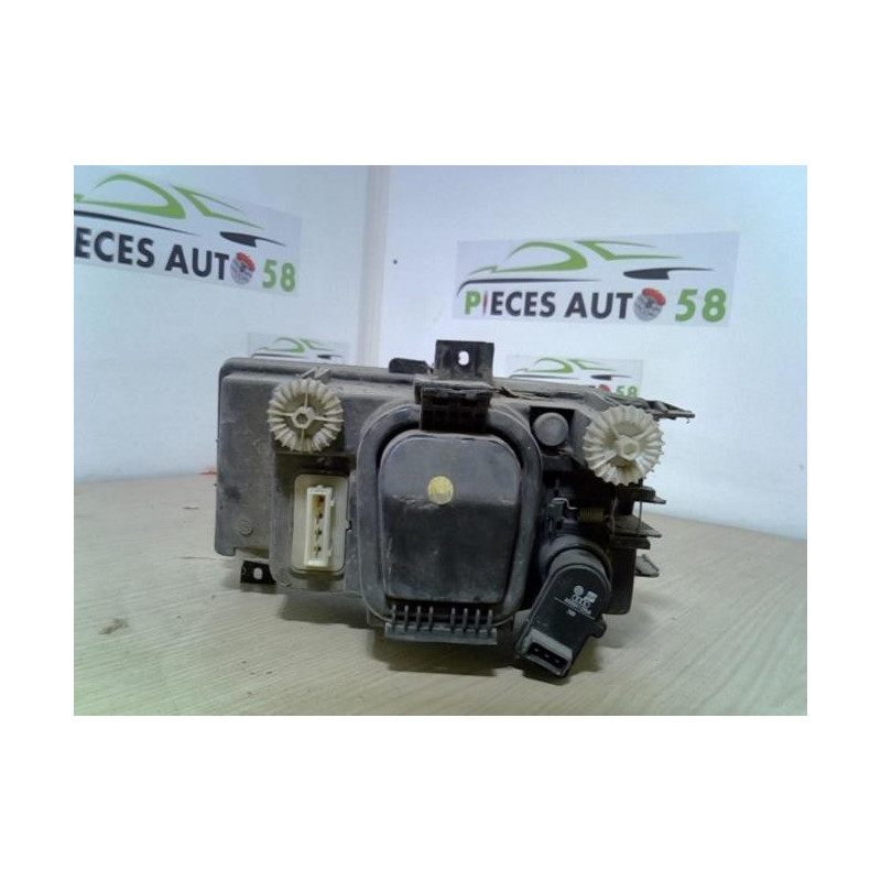 Optique avant principal droit (feux)(phare) SEAT  d’occasion