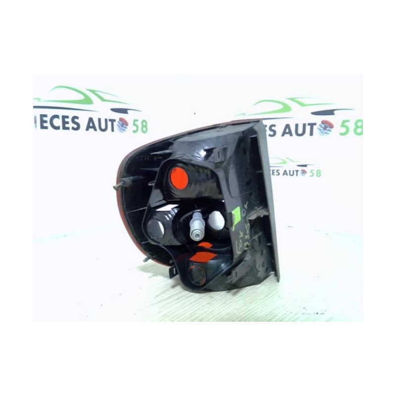 Feu arriere principal droit (feux) VOLKSWAGEN FOX d’occasion