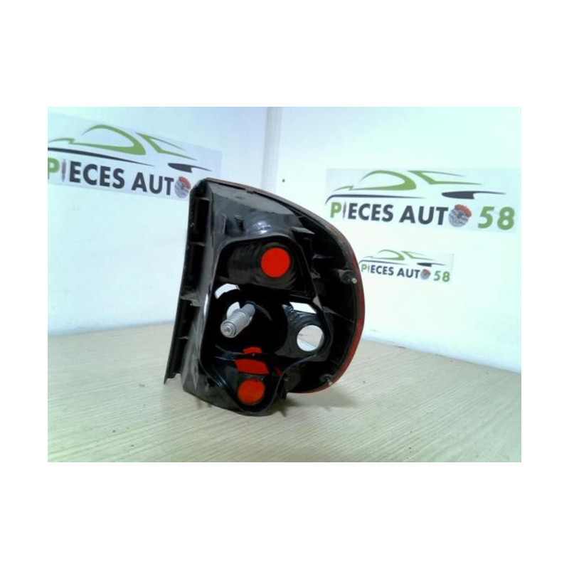 Feu arriere principal gauche (feux) VOLKSWAGEN FOX d’occasion