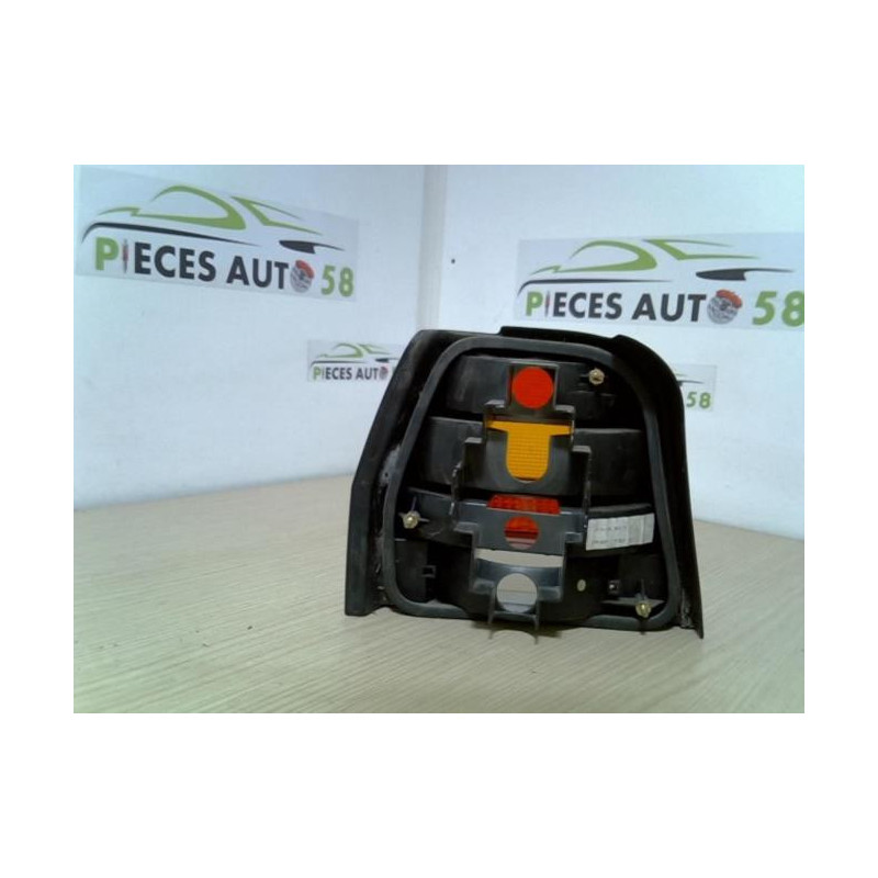 Feu arriere principal droit (feux) VOLKSWAGEN POLO 2 PHASE 2 COUPE d’occasion