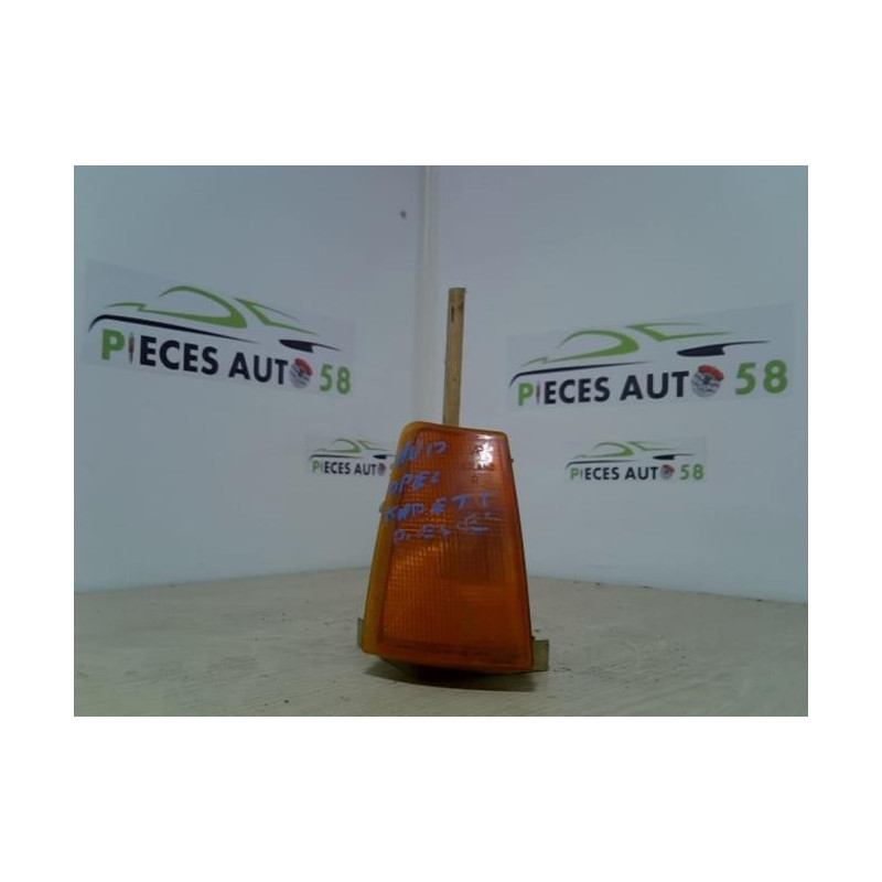 Optique avant secondaire droit (feux)(clignotant) OPEL  d’occasion
