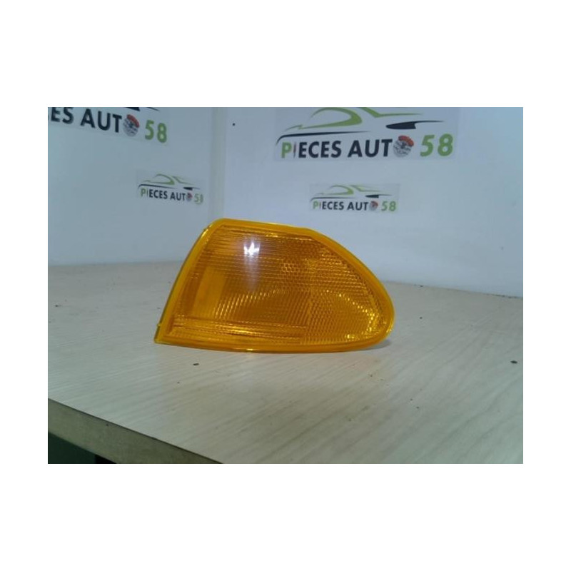 Optique avant secondaire gauche (feux)(clignotant) OPEL  d’occasion