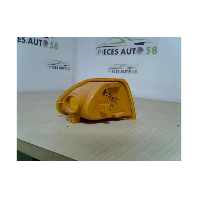 Optique avant secondaire gauche (feux)(clignotant) OPEL  d’occasion