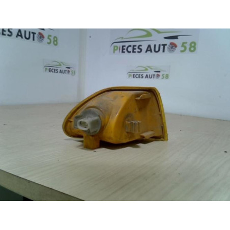 Optique avant secondaire gauche (feux)(clignotant) OPEL  d’occasion