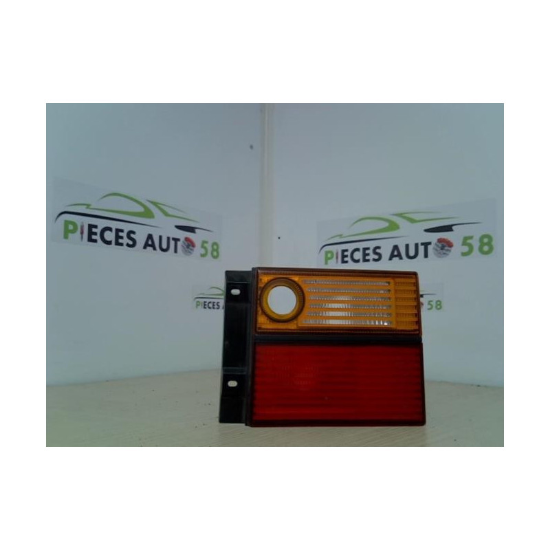 Feu arriere secondaire droit (feux) VOLKSWAGEN VENTO d’occasion
