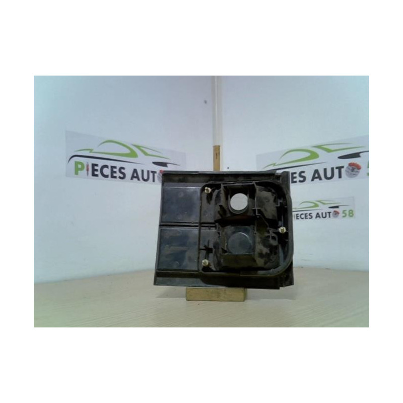 Feu arriere secondaire droit (feux) VOLKSWAGEN PASSAT 3 PHASE 1 BREAK d’occasion
