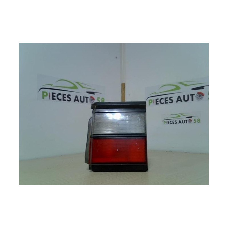 Feu arriere secondaire droit (feux) VOLKSWAGEN PASSAT 3 PHASE 1 d’occasion
