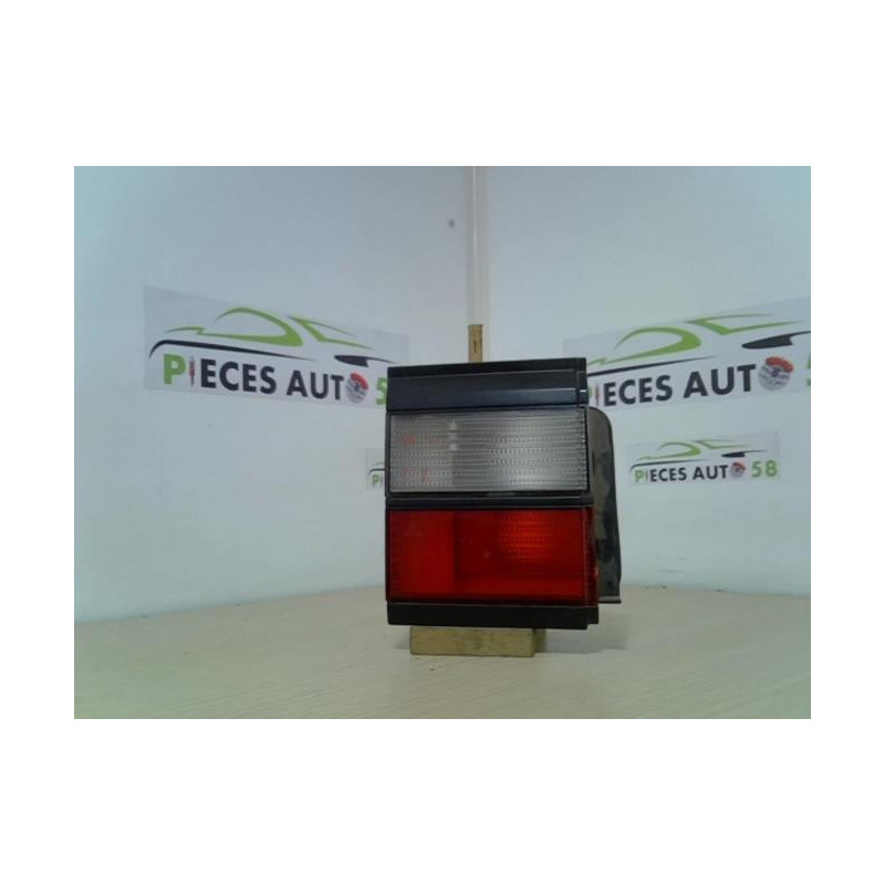 Feu arriere secondaire gauche (feux) VOLKSWAGEN PASSAT 3 PHASE 1 d’occasion