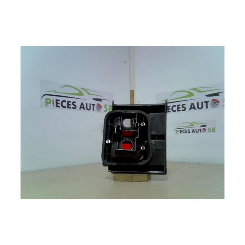 Feu arriere secondaire gauche (feux) VOLKSWAGEN PASSAT 3 PHASE 1 d’occasion