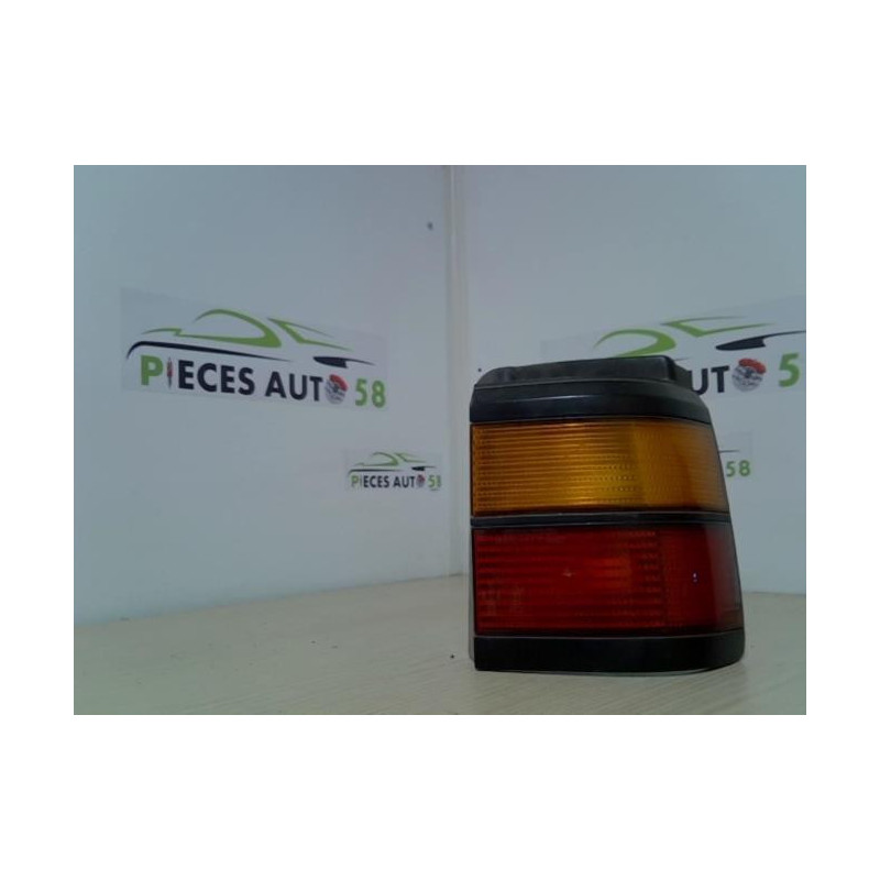 Feu arriere principal droit (feux) VOLKSWAGEN PASSAT 3 PHASE 1 BREAK d’occasion