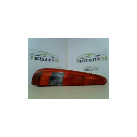 Feu arriere principal gauche (feux) FORD FIESTA 5 PHASE 1 d’occasion