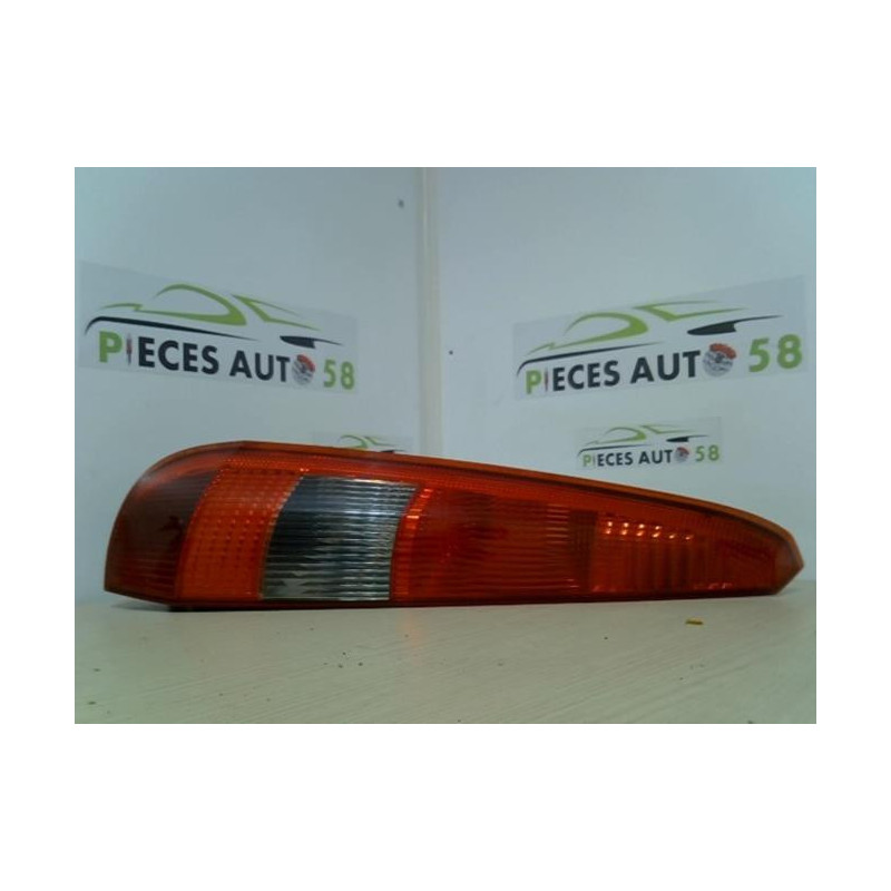 Feu arriere principal gauche (feux) FORD FIESTA 5 PHASE 1 d’occasion