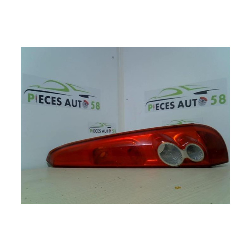 Feu arriere principal droit (feux) FORD FIESTA 5 PHASE 2 d’occasion