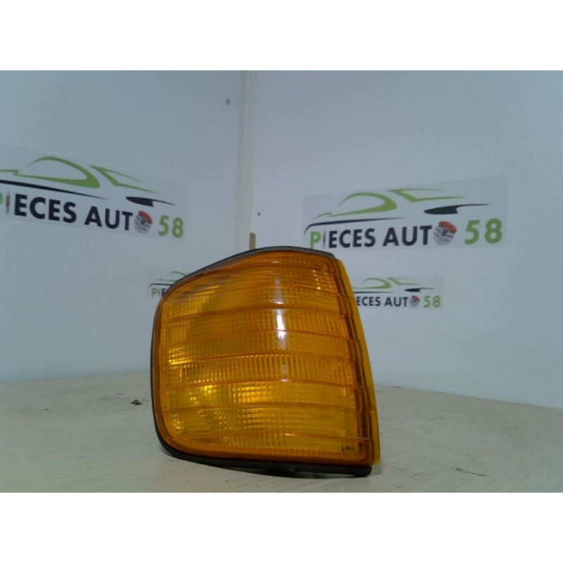 Optique avant secondaire droit (feux)(clignotant) MERCEDES  d’occasion