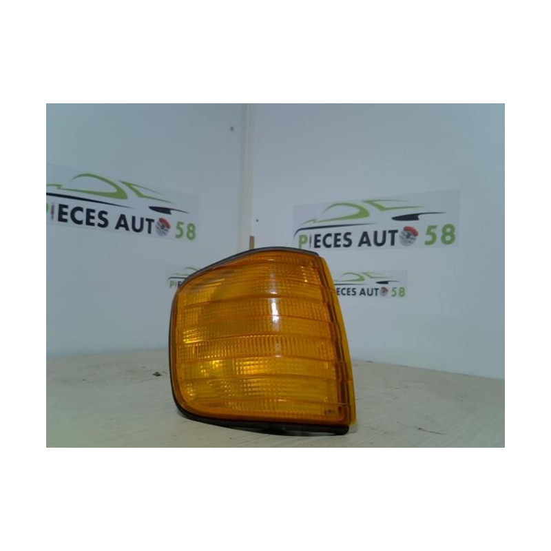 Optique avant secondaire droit (feux)(clignotant) MERCEDES  d’occasion