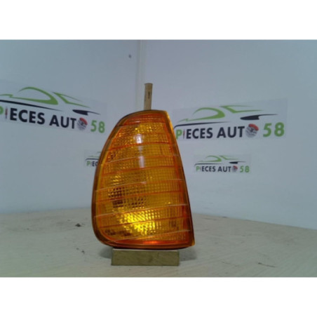 Optique avant secondaire droit (feux)(clignotant) MERCEDES  d’occasion