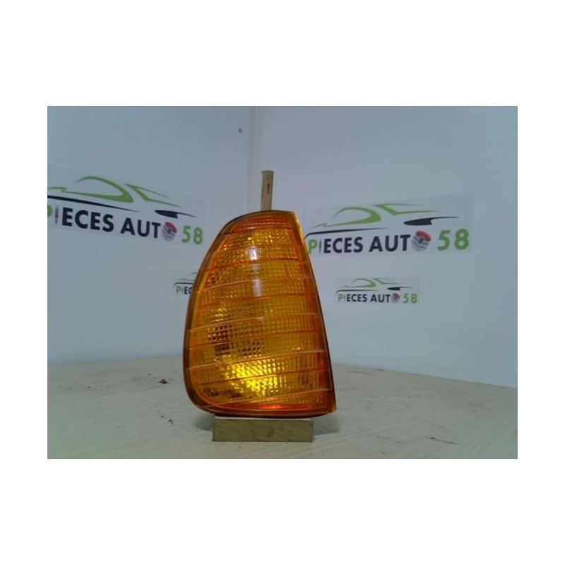 Optique avant secondaire droit (feux)(clignotant) MERCEDES  d’occasion