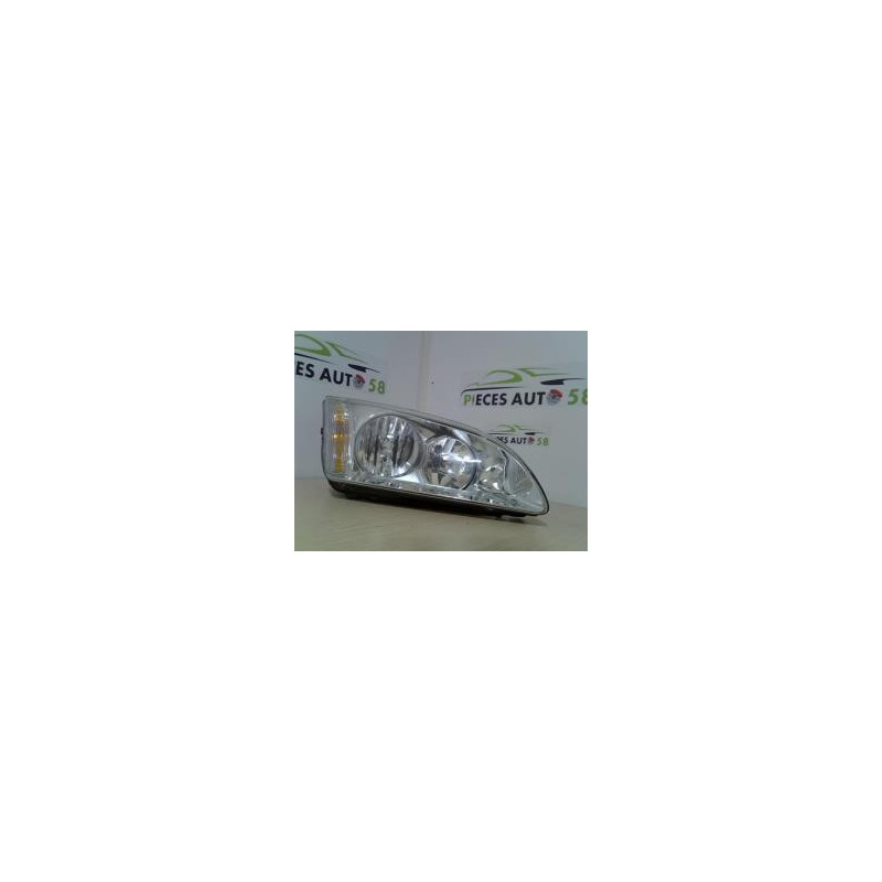 Optique avant principal droit (feux)(phare) FORD FOCUS 2 PHASE 1 BREAK d’occasion