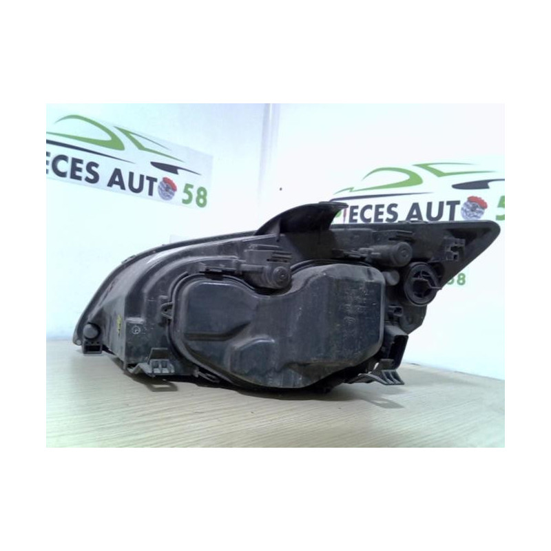 Optique avant principal droit (feux)(phare) FORD FOCUS 2 PHASE 1 BREAK d’occasion