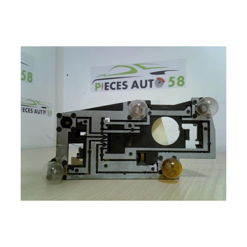 Platine feu arriere droit PEUGEOT  d’occasion