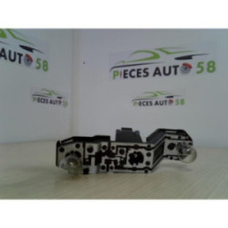 Platine feu arriere droit NISSAN  d’occasion