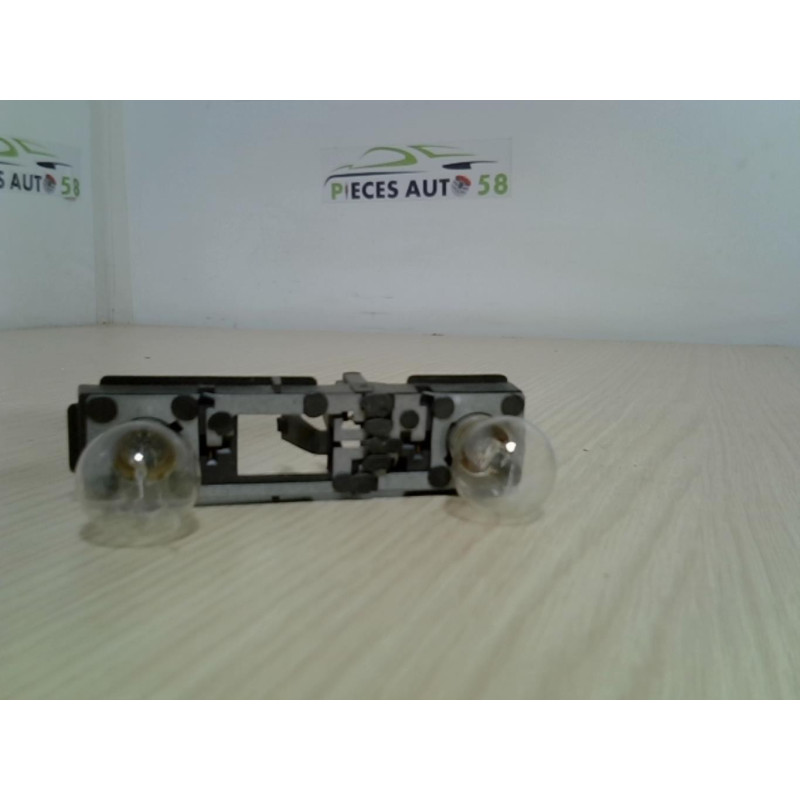 Platine feu arriere droit RENAULT LAGUNA 1 PHASE 2 d’occasion