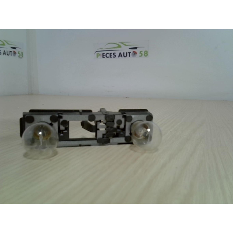 Platine feu arriere droit RENAULT LAGUNA 1 PHASE 2 d’occasion