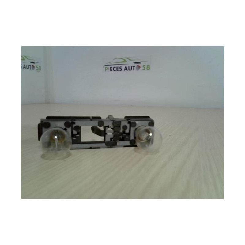 Platine feu arriere droit RENAULT LAGUNA 1 PHASE 2 d’occasion
