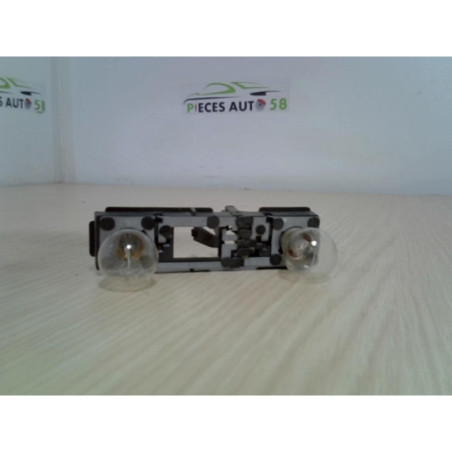 Platine feu arriere droit RENAULT LAGUNA 1 PHASE 2 d’occasion