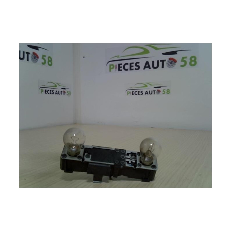 Platine feu arriere droit RENAULT LAGUNA 1 PHASE 2 d’occasion