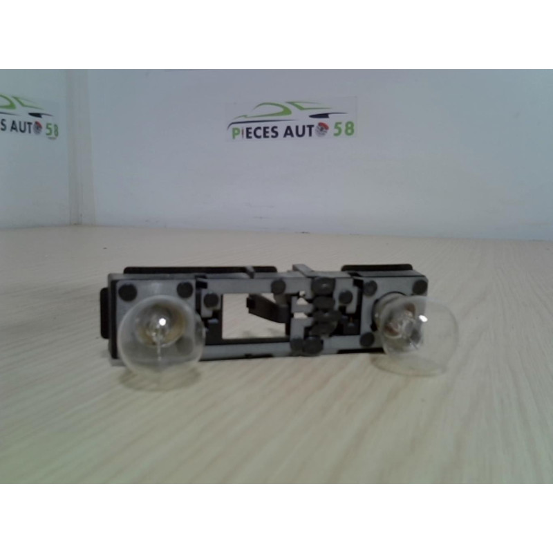 Platine feu arriere droit RENAULT LAGUNA 1 PHASE 2 d’occasion