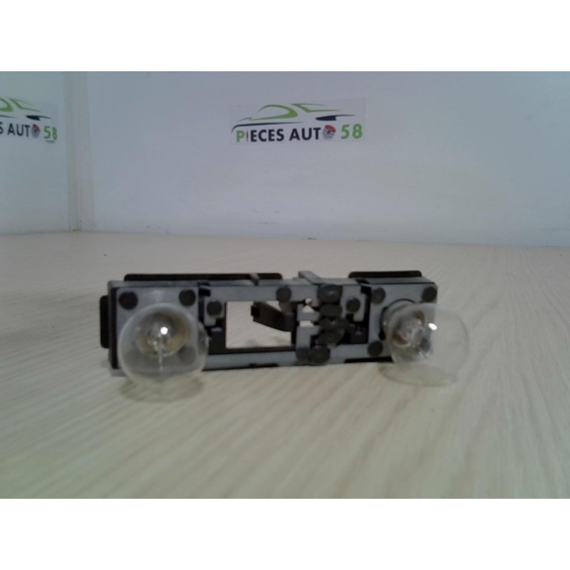 Platine feu arriere droit RENAULT LAGUNA 1 PHASE 2 d’occasion