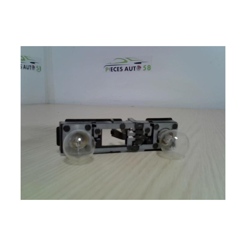 Platine feu arriere droit RENAULT LAGUNA 1 PHASE 2 d’occasion