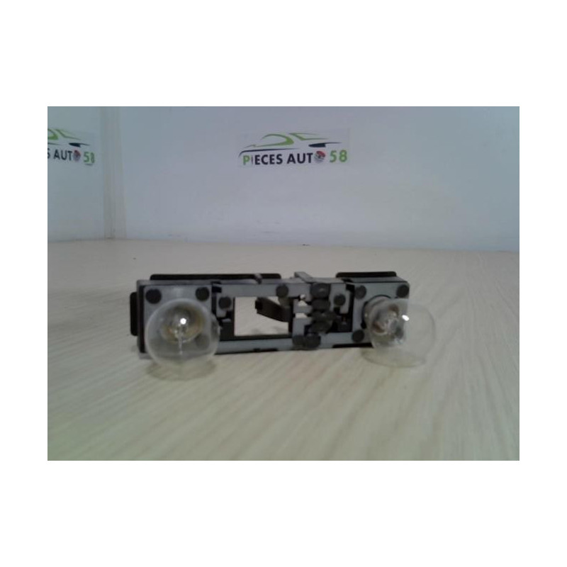 Platine feu arriere droit RENAULT LAGUNA 1 PHASE 2 d’occasion