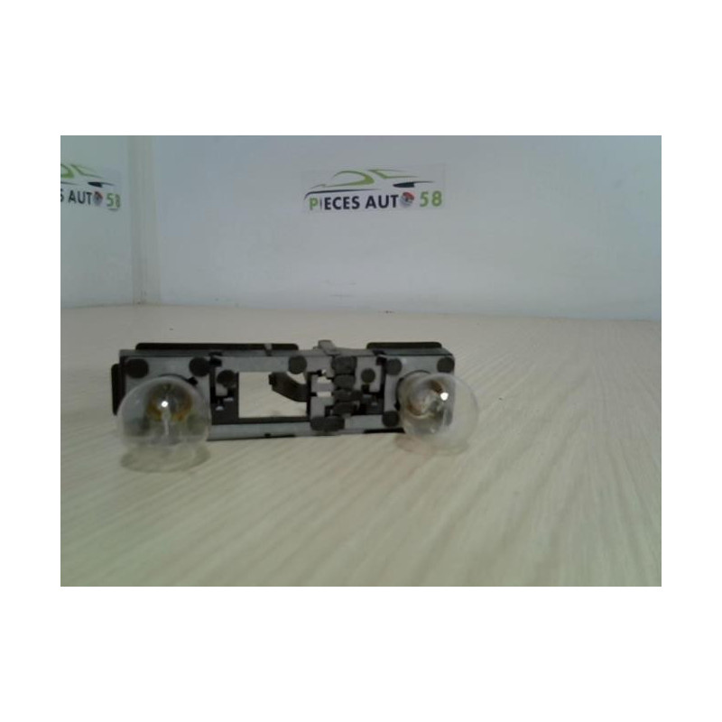 Platine feu arriere droit RENAULT LAGUNA 1 PHASE 2 d’occasion
