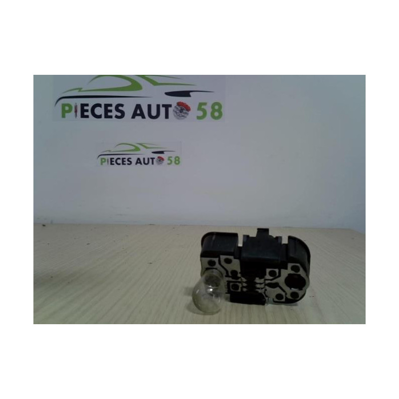 Platine feu arriere droit RENAULT  d’occasion