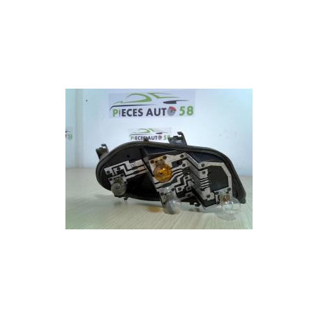 Platine feu arriere droit RENAULT CLIO 3 PHASE 1 d’occasion