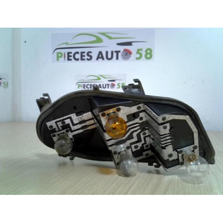 Platine feu arriere droit RENAULT CLIO 3 PHASE 1 d’occasion