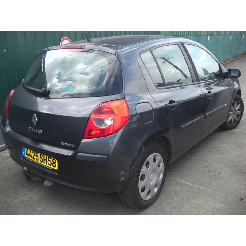 Platine feu arriere droit RENAULT CLIO 3 PHASE 1 d’occasion