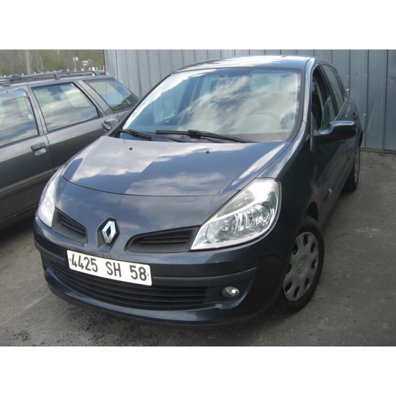 Platine feu arriere droit RENAULT CLIO 3 PHASE 1 d’occasion
