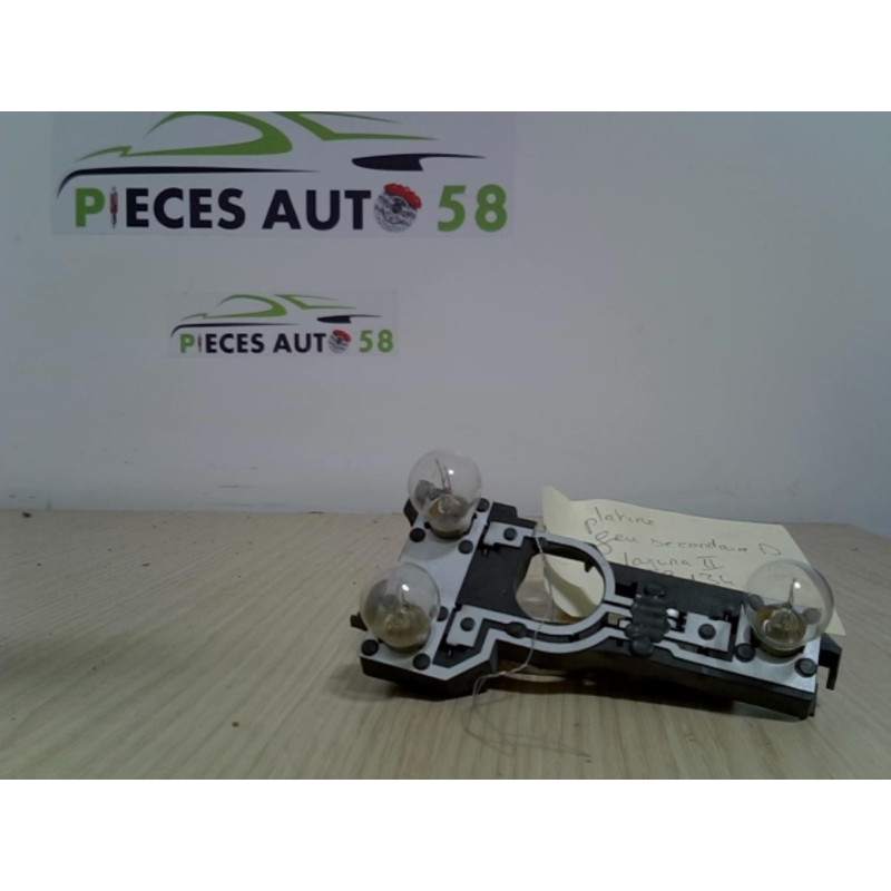 Platine feu arriere droit RENAULT  d’occasion