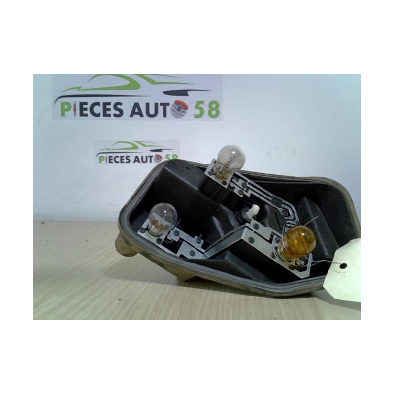 Platine feu arriere droit RENAULT  d’occasion