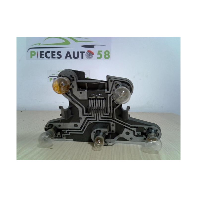 Platine feu arriere gauche RENAULT  d’occasion