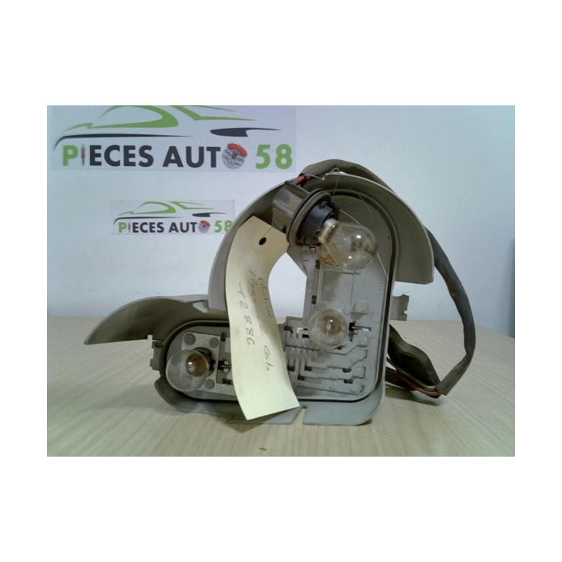 Platine feu arriere droit RENAULT MEGANE 2 PHASE 1 CABRIOLET d’occasion