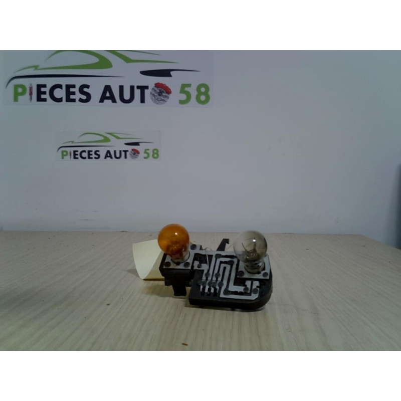Platine feu arriere gauche RENAULT  d’occasion