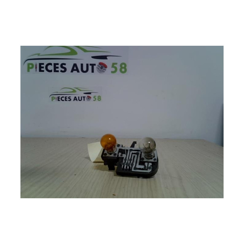 Platine feu arriere gauche RENAULT  d’occasion
